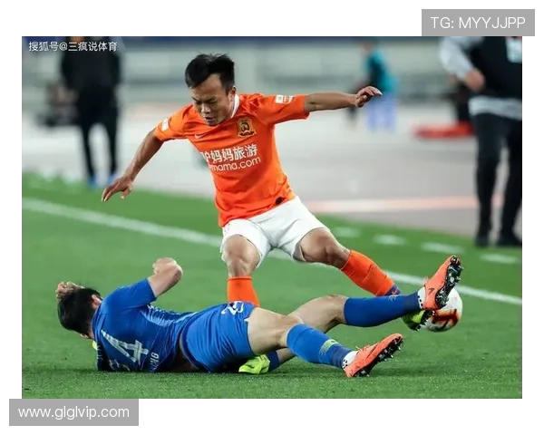 成都二转引外援未成主力 引发球队战略调整讨论